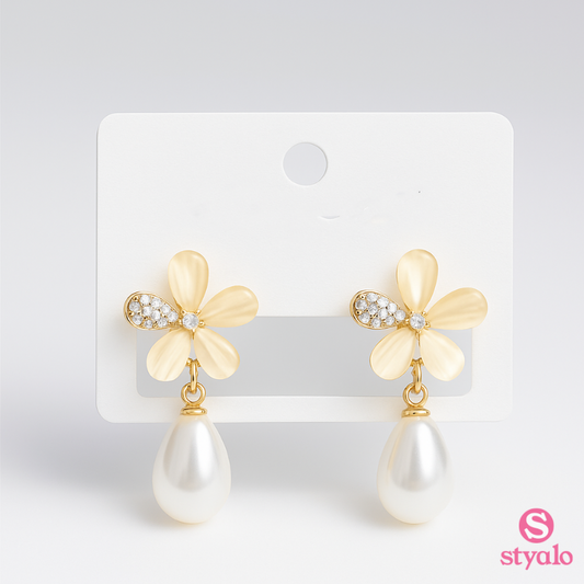 Daisy Pearl Bloom Earrings